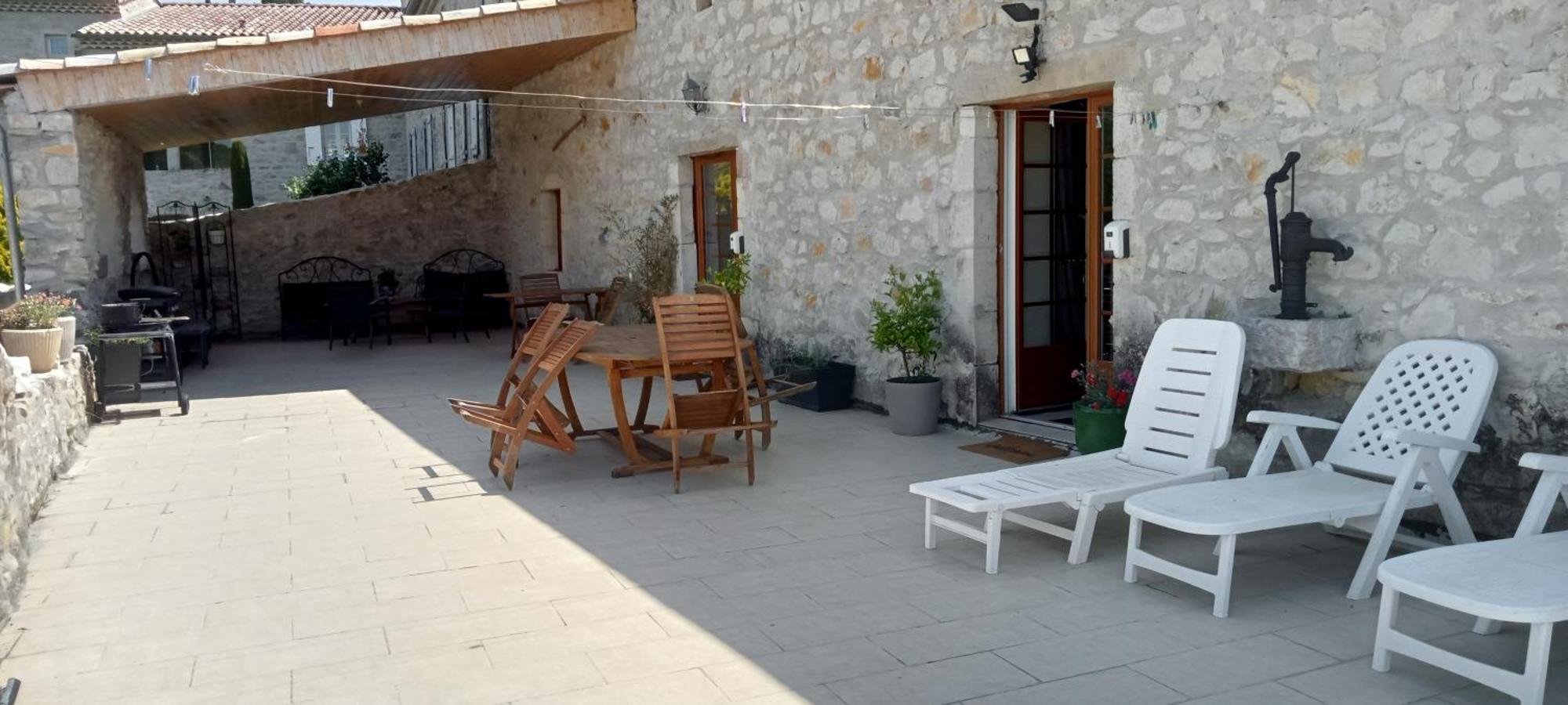 Bed and Breakfast La Dame Blanche Saint-Maurice-d'Ibie Екстер'єр фото