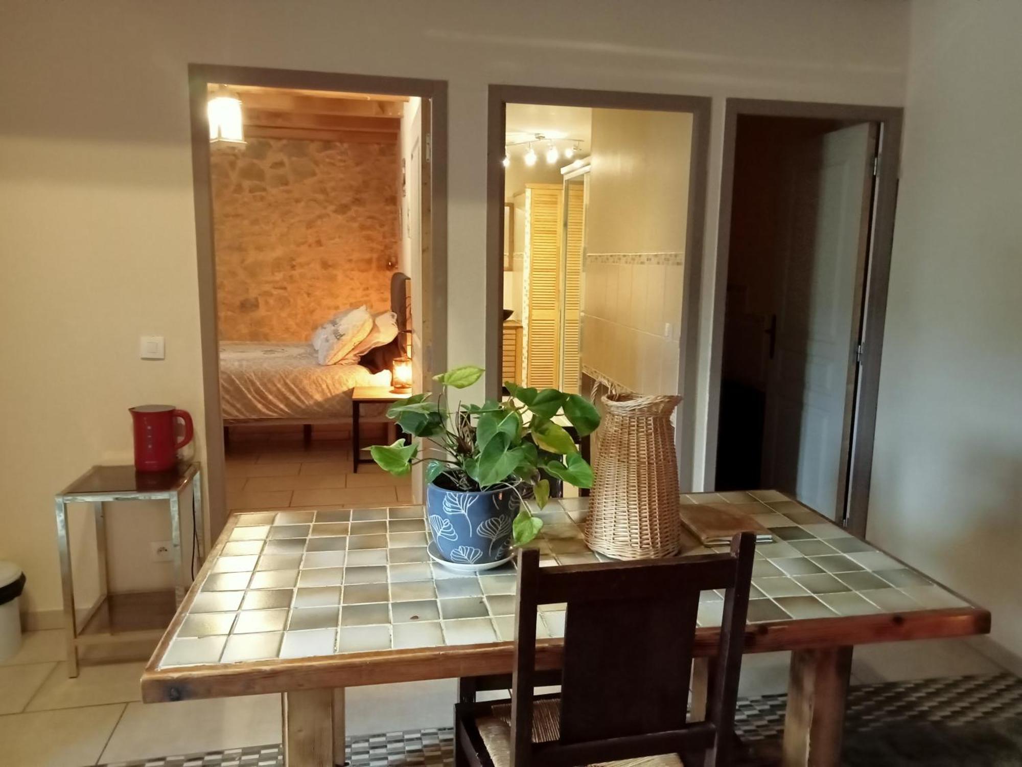 Bed and Breakfast La Dame Blanche Saint-Maurice-d'Ibie Екстер'єр фото