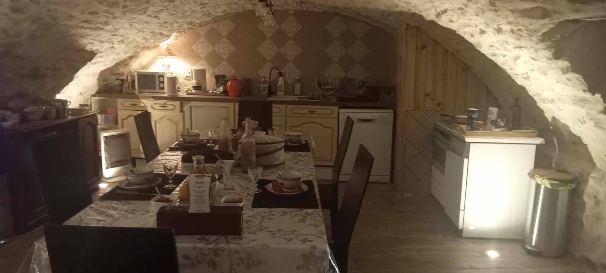 Bed and Breakfast La Dame Blanche Saint-Maurice-d'Ibie Екстер'єр фото