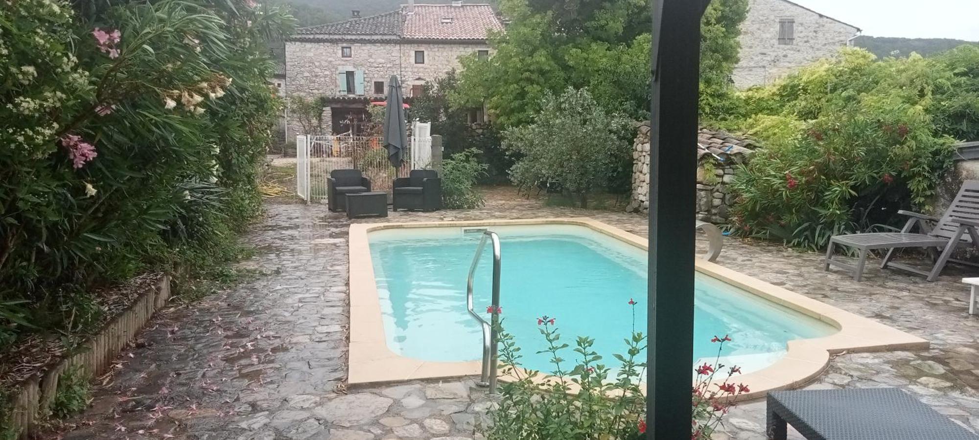 Bed and Breakfast La Dame Blanche Saint-Maurice-d'Ibie Екстер'єр фото